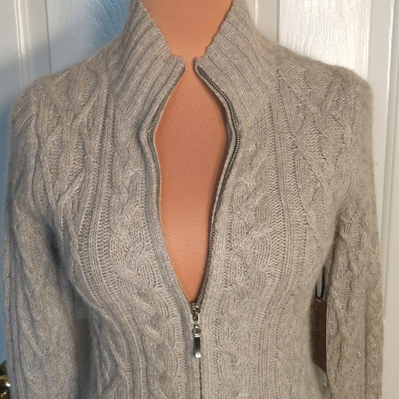 Marisa Christina Cable Knit Sweater NWT - Picture 2 of 4